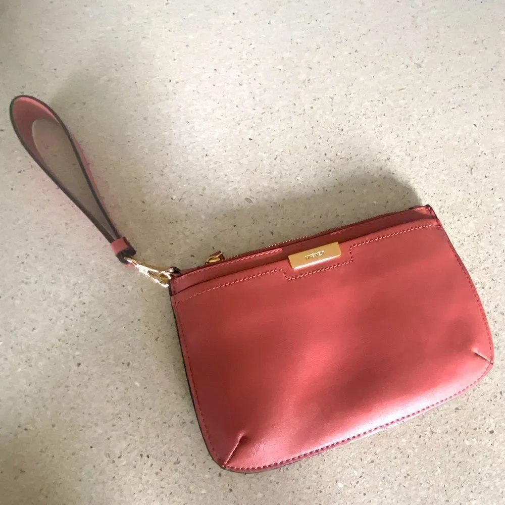 Women’s Nine West wristlet